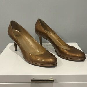 Stuart weitzman bronze pumps